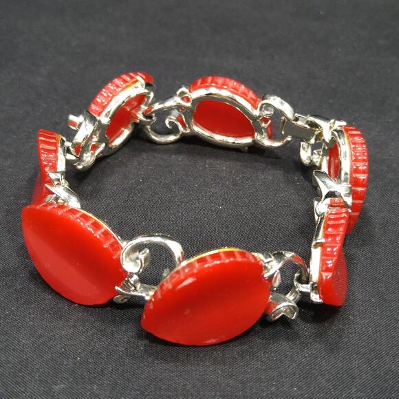 Lisner Red Lucite Leaves Bracelet, Silver Tone, 1950s Vintage Jewelry - Picture 8 of 10